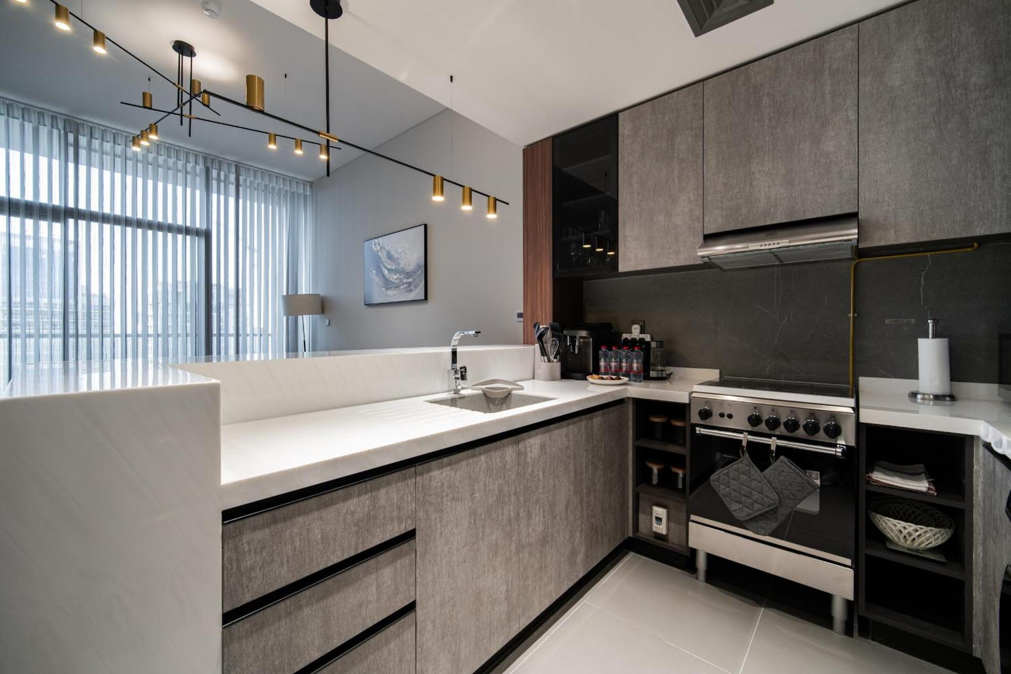 Views On 29fl - Jlt 1br Near Metro & Free Baby Gear Apartment *